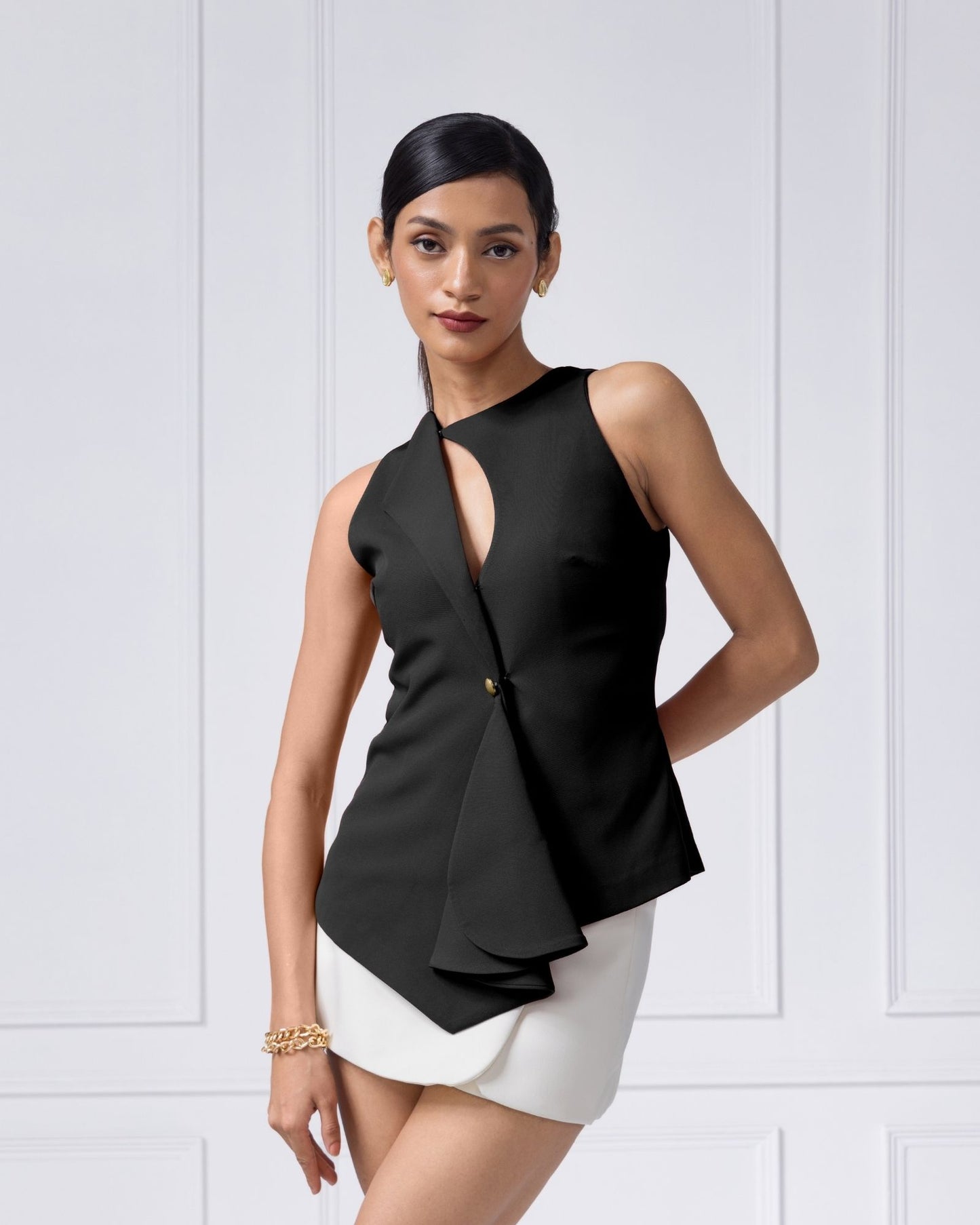 The Black beauty top